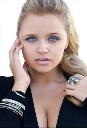 Veronika Dash Thumbnail Picture