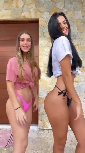 Victoria Medeiros Thumbnail Picture