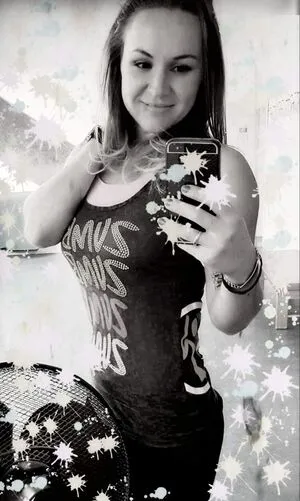 Victoria Reinhardt Stange Thumbnail Picture