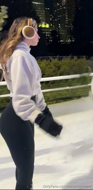 Victoriamyers Thumbnail Picture