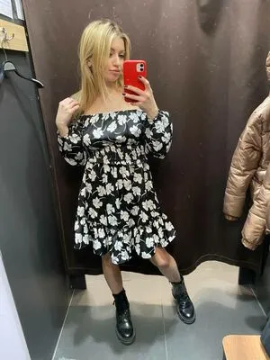Vikkytheone Thumbnail Picture
