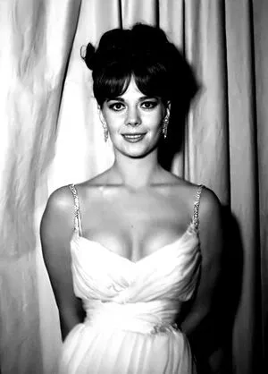 Vintage Sexy Celebs Thumbnail Picture