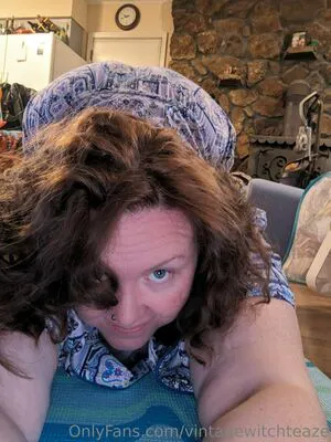 Vintagewitchteaze Thumbnail Picture