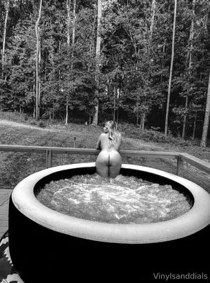 Vinylsanddials2 OnlyFans Leaked Free Thumbnail Picture - #WXIyeyanZ1
