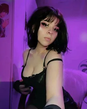 Violet Fox Thumbnail Picture