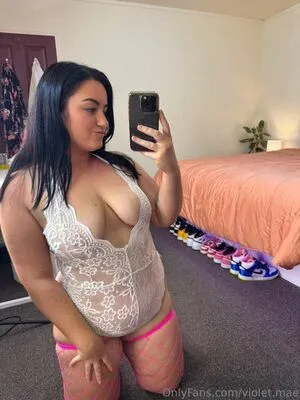 Violet Mae Thumbnail Picture