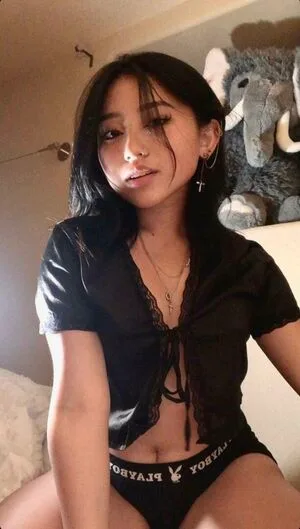 Violetngyn Thumbnail Picture