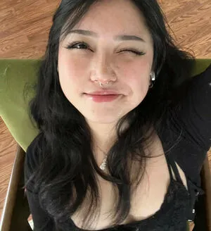 Violetngyn Thumbnail Picture