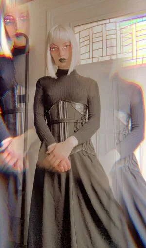 Violets Cabaret OnlyFans Leaked Free Thumbnail Picture - #5msil8gVoj