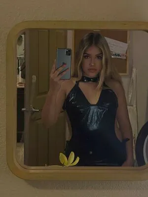 Virginhottie Thumbnail Picture