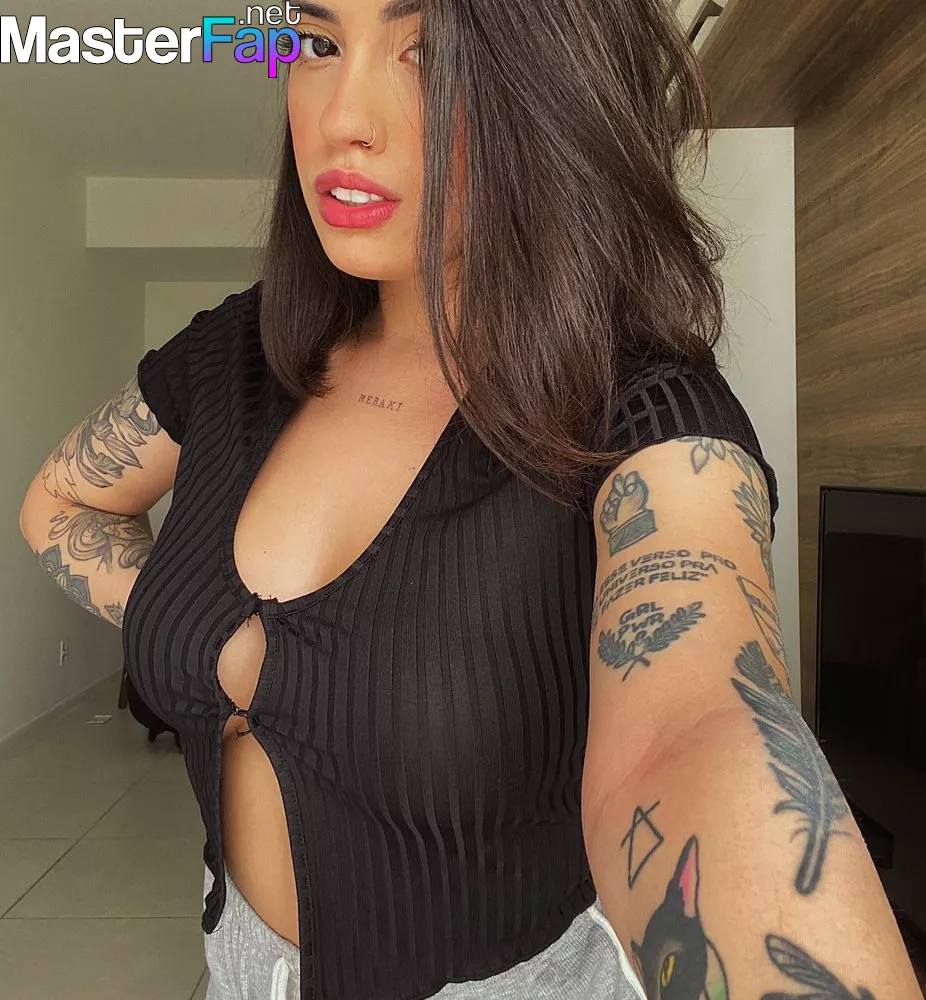 Vitoria marcilio nua