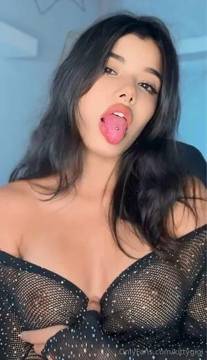 Vitoria Motta Thumbnail Picture