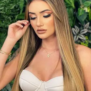 Vivi Marcon Thumbnail Picture