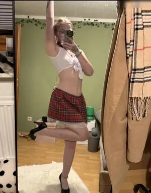 Vivianwoywodt Thumbnail Picture