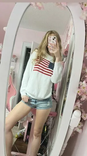 Vivibunnie Thumbnail Picture