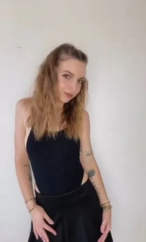 Vixenemma Thumbnail Picture