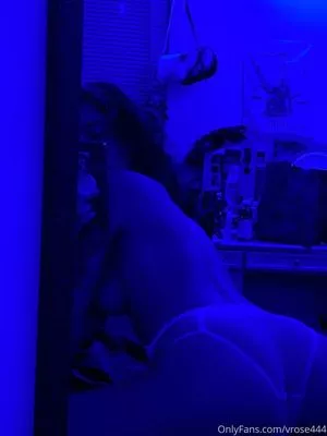vrose444 Profile Thumbnail