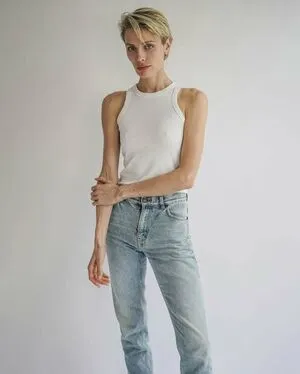 Wallis Day OnlyFans Leaked Free Thumbnail Picture - #c4VZkvcfda