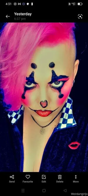 Weirdartgirljo Thumbnail Picture