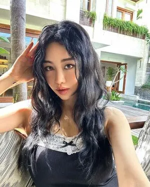 Wengie Thumbnail Picture