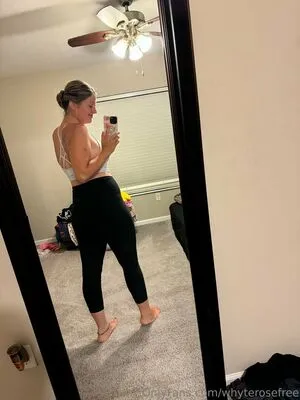 Whyterosefree OnlyFans Leaked Free Thumbnail Picture - #2f6YMITStD