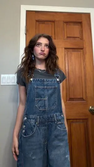 Willow Shields OnlyFans Leaked Free Thumbnail Picture - #M5pmNO71PN