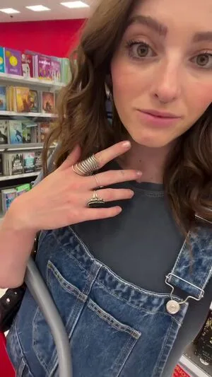 Willow Shields OnlyFans Leaked Free Thumbnail Picture - #owvsMjUJik