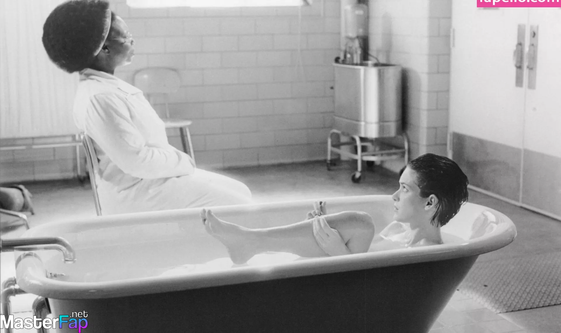 Winona ryder nude pics