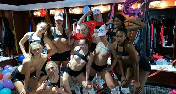 Wisconsin Volleyball Team Thumbnail Picture