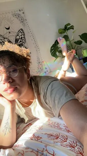 X Emryss X Thumbnail Picture