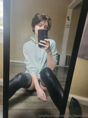 Xblack Cherriesx Thumbnail Picture