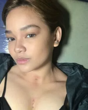 Xyriel Manabat Profile Thumbnail