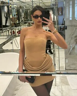 Yael Shelbia Thumbnail Picture