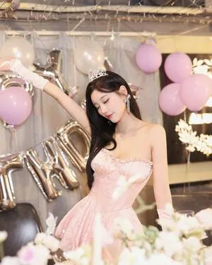 yangchenchen_yome OnlyFans Leaked Free Thumbnail Picture - #Uiwt8IWRi3