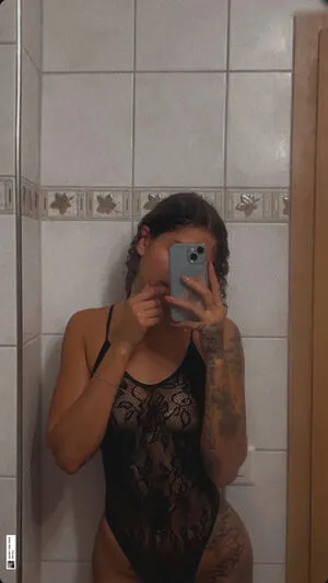Yara Issy OnlyFans Leaked Free Thumbnail Picture - #Vnlt0W4tyd