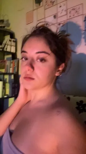Yaren Acikgoz Thumbnail Picture