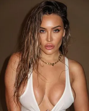 Yasmi Mendeguia Thumbnail Picture