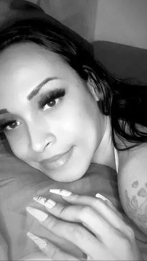 Yasmim Mayers Thumbnail Picture