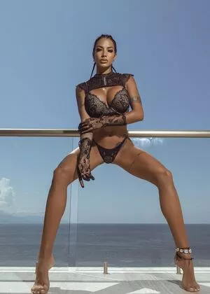 Yeinly Castro Profile Thumbnail