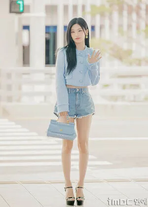 Yeji OnlyFans Leaked Free Thumbnail Picture - #ZHk0eK4AXq