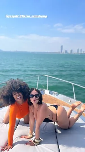 Yesjulz OnlyFans Leaked Free Thumbnail Picture - #5JsXGYlE4C
