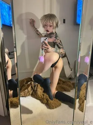 Yeule OnlyFans Leaked Free Thumbnail Picture - #5KhMSmGvgA