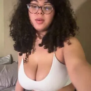 Ykjazlyn Thumbnail Picture
