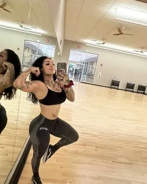 Yogapantsqueen Thumbnail Picture