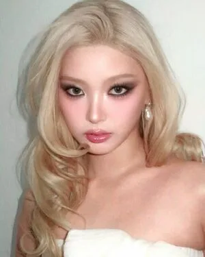 Yoonchae OnlyFans Leaked Free Thumbnail Picture - #F3b3f4voH5