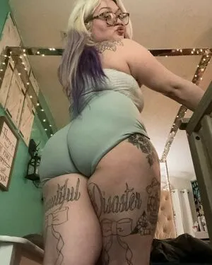 Yourgirlfriend22 Thumbnail Picture