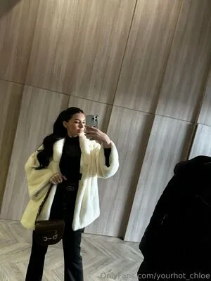 Yourhot Chloe Thumbnail Picture