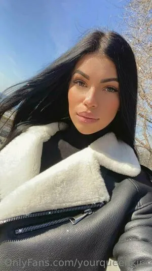 Yourqueenkira Thumbnail Picture