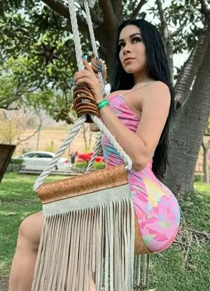 Yuliett Torres Thumbnail Picture