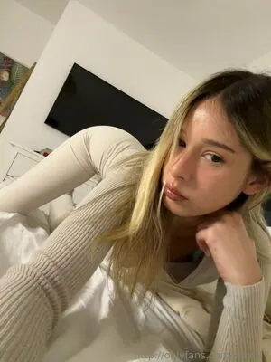 Yumii17 Sad Mikassa Aline Borinsky Thumbnail Picture